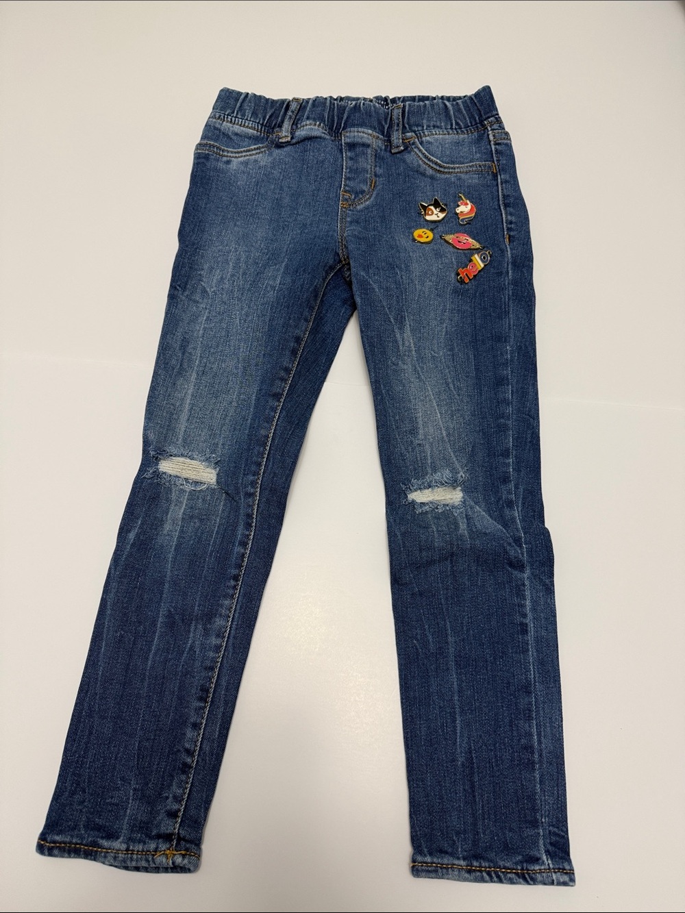 Gap girls pull on jeans